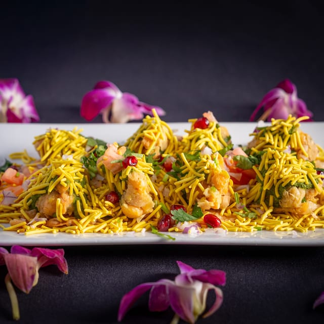 Sev Batata Puri.